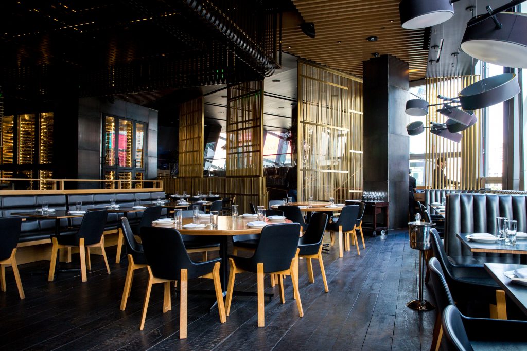 The quality setting of a restaurant